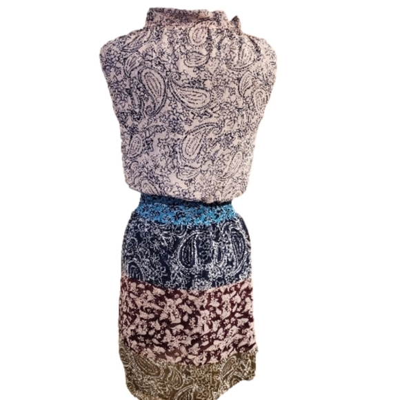 Cabi Paisley/Floral Print Dress Size XS With Elastic Band at Waist Sleeveless - Picture 3 of 5